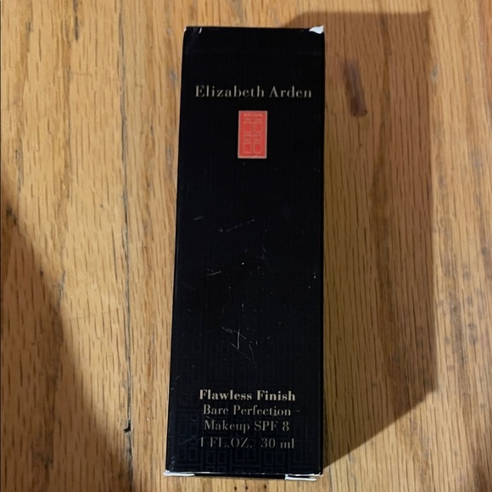 Elizabeth Arden Flawless Finish Bare Perfection Makeup SPF 8